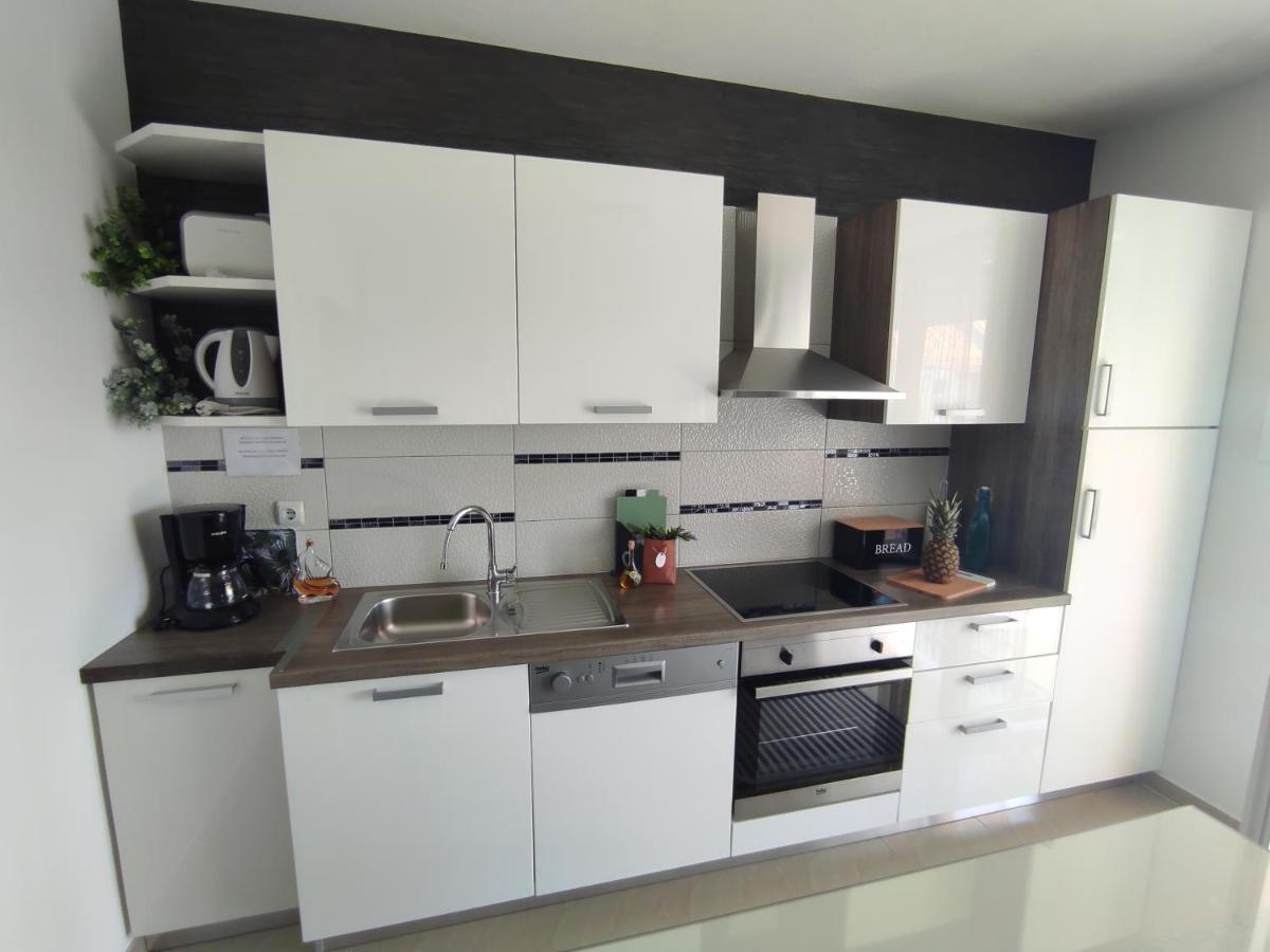 Apartment Zunabovic Трогір Екстер'єр фото