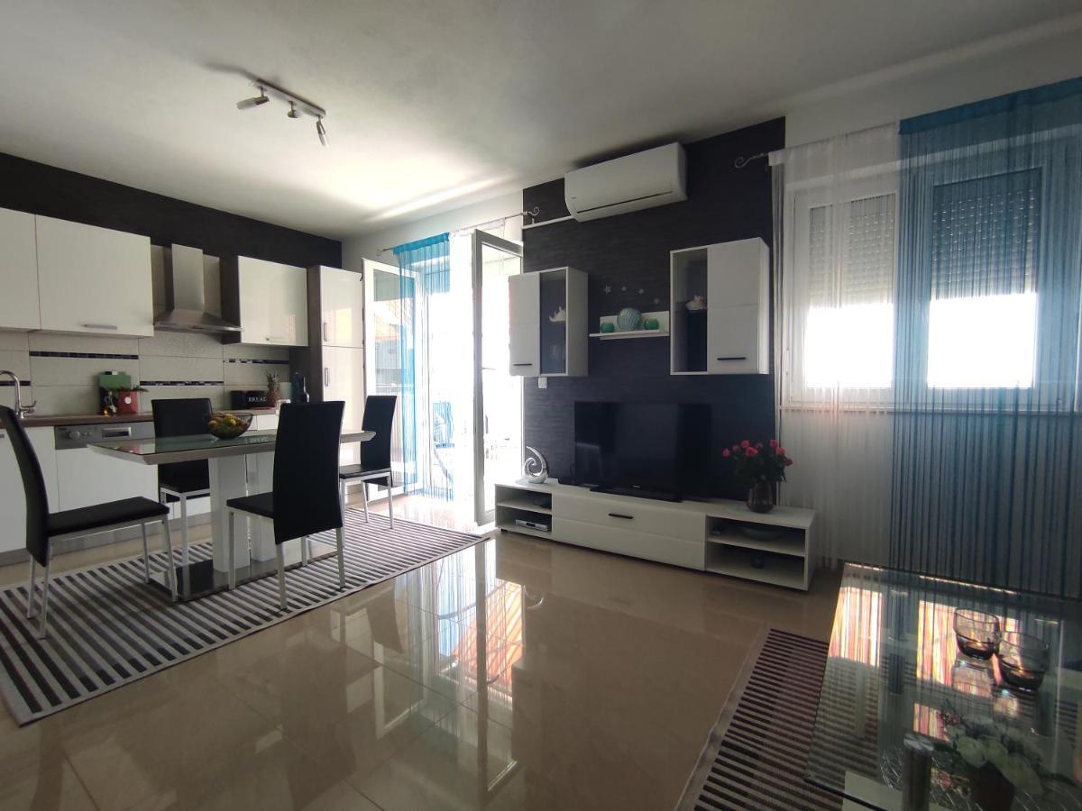 Apartment Zunabovic Трогір Екстер'єр фото