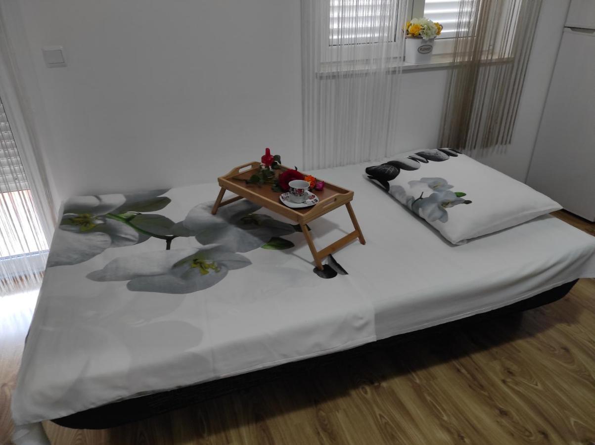 Apartment Zunabovic Трогір Екстер'єр фото