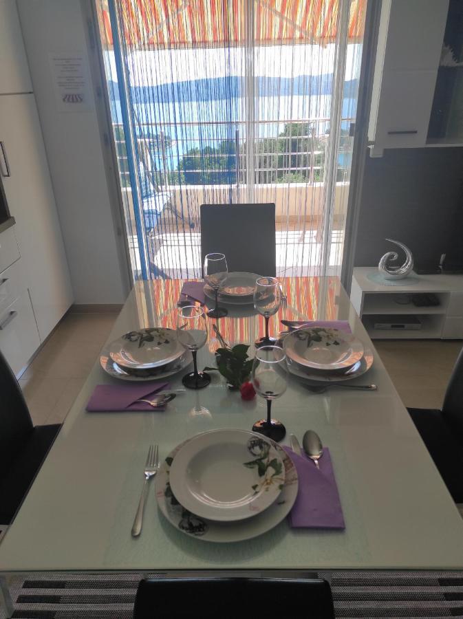 Apartment Zunabovic Трогір Екстер'єр фото