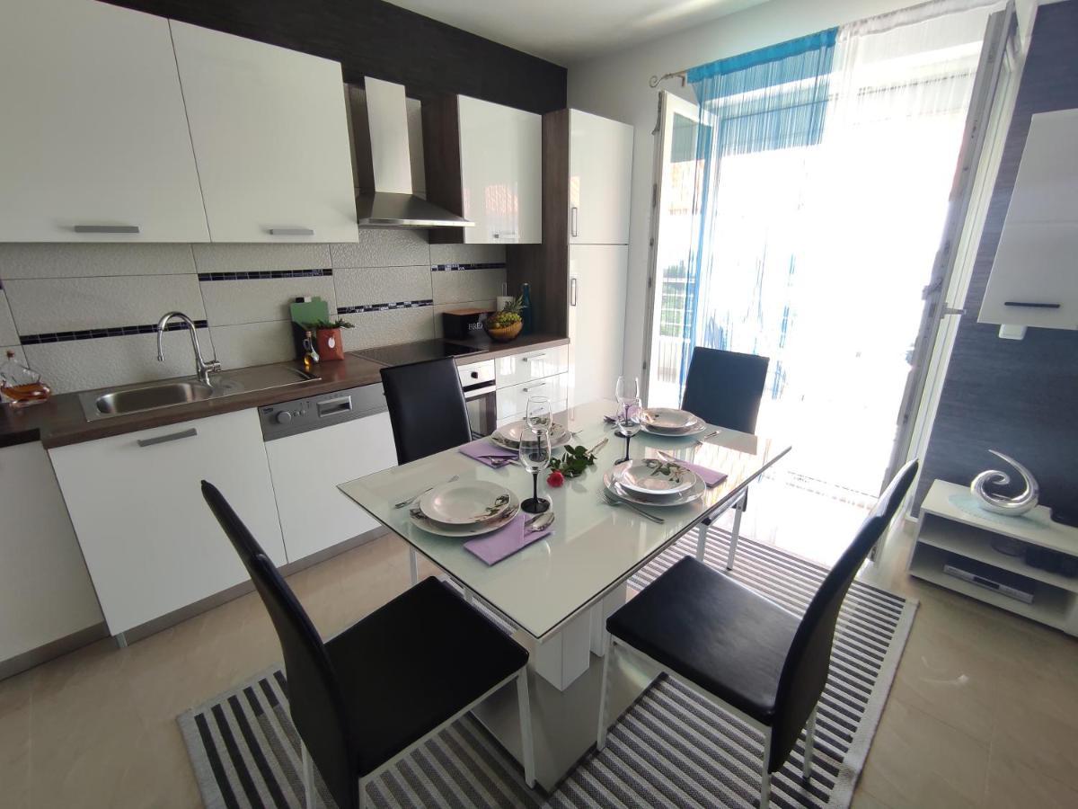 Apartment Zunabovic Трогір Екстер'єр фото