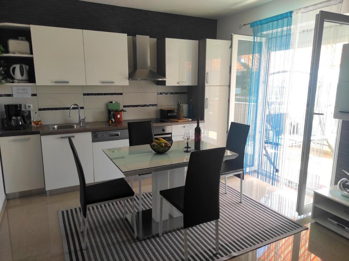 Apartment Zunabovic Трогір Екстер'єр фото