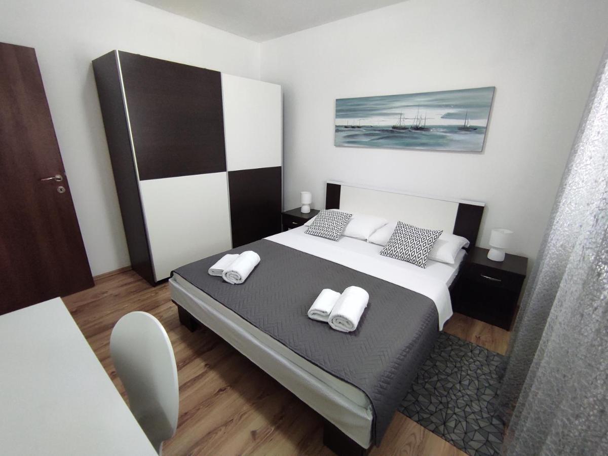Apartment Zunabovic Трогір Екстер'єр фото