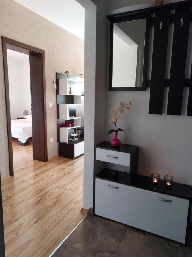 Apartment Zunabovic Трогір Екстер'єр фото