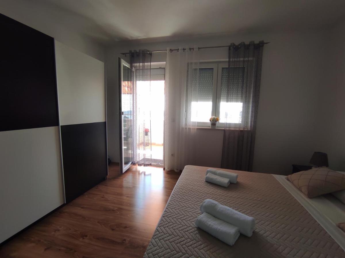 Apartment Zunabovic Трогір Екстер'єр фото